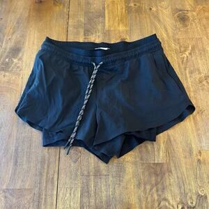 Athleta Trekkie Crest 2 in 1 Shortie Shorts (530628) Black - Size 2